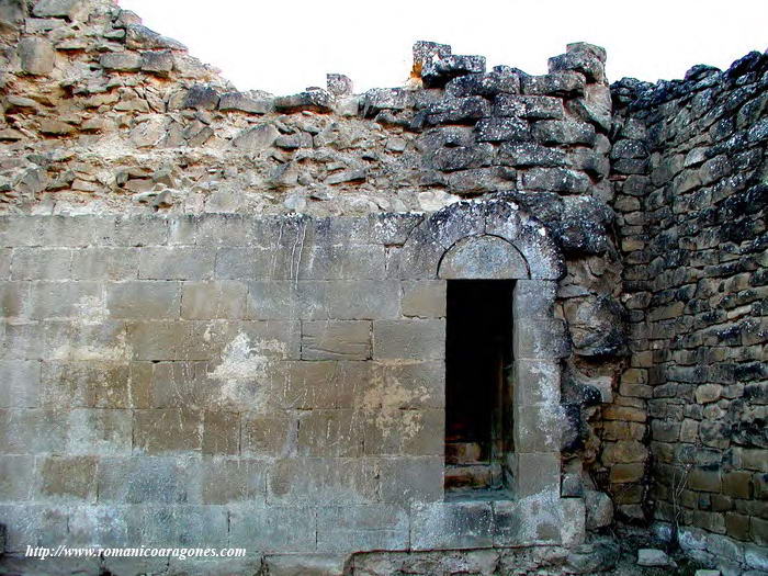 PIES DEL MURO SUR, CON ACCESO A LA TORRE